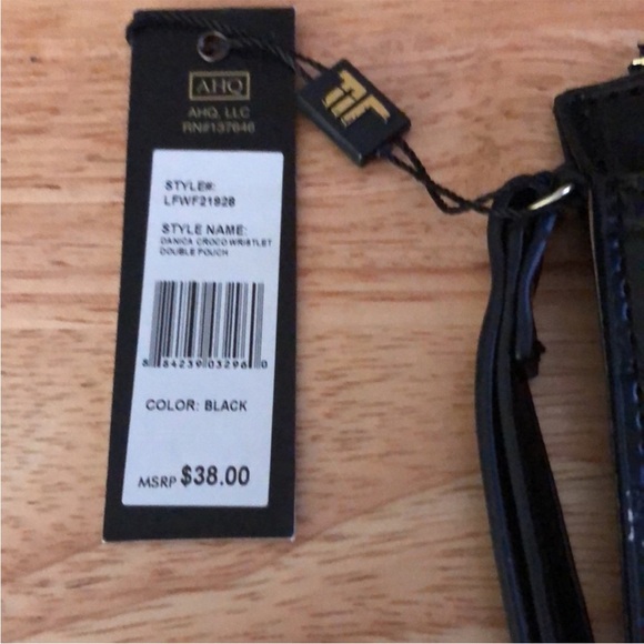 London Fog Black Wristlet Reptile Look - Picture 3 of 4